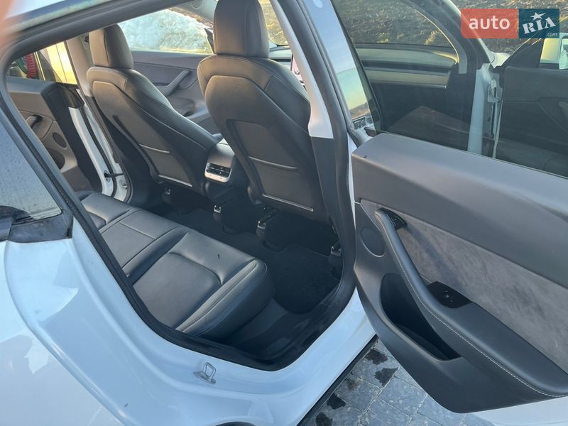 Внедорожник / Кроссовер Tesla Model Y 2020 в Львове