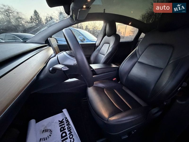 Внедорожник / Кроссовер Tesla Model Y 2020 в Луцке