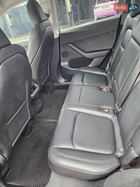 Позашляховик / Кросовер Tesla Model Y 2023 в Кривому Розі