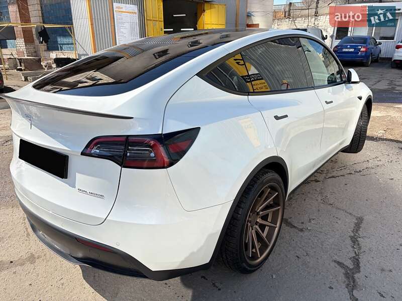 Внедорожник / Кроссовер Tesla Model Y 2022 в Киеве