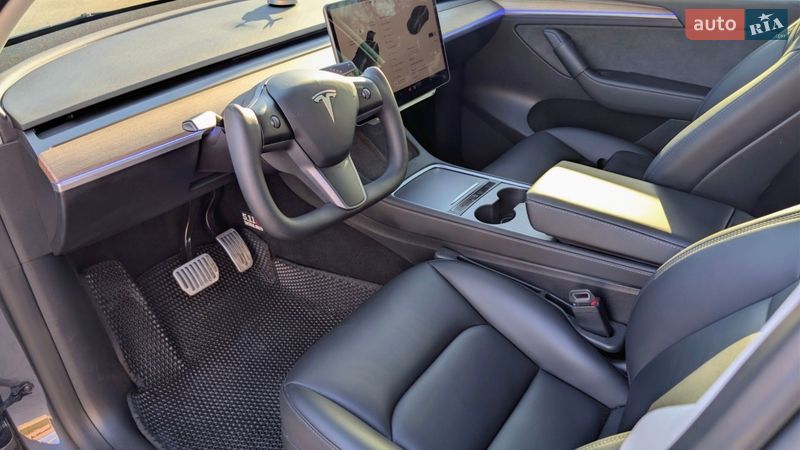 Внедорожник / Кроссовер Tesla Model Y 2023 в Львове