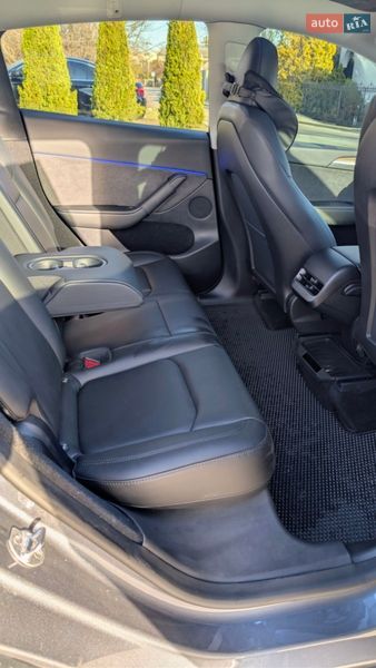Внедорожник / Кроссовер Tesla Model Y 2023 в Львове