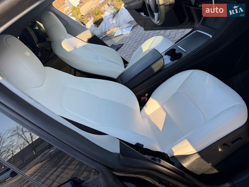 Позашляховик / Кросовер Tesla Model Y 2024 в Тернополі