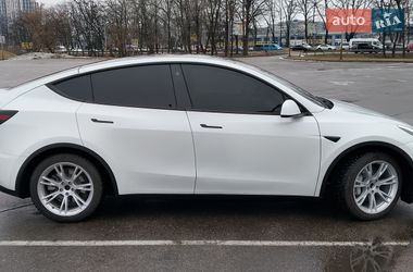 Внедорожник / Кроссовер Tesla Model Y 2023 в Киеве