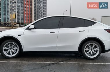 Внедорожник / Кроссовер Tesla Model Y 2023 в Киеве