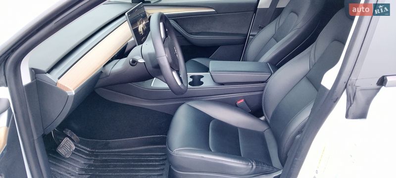 Внедорожник / Кроссовер Tesla Model Y 2023 в Киеве