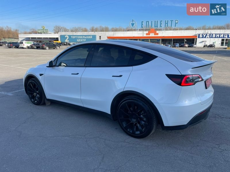 Позашляховик / Кросовер Tesla Model Y 2020 в Ужгороді