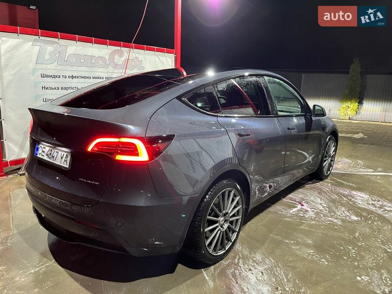Внедорожник / Кроссовер Tesla Model Y 2023 в Черновцах