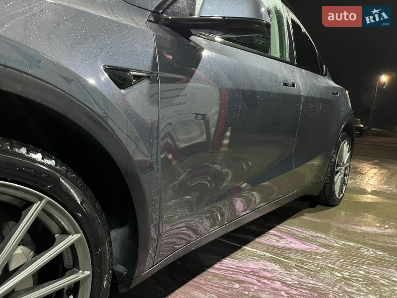 Внедорожник / Кроссовер Tesla Model Y 2023 в Черновцах
