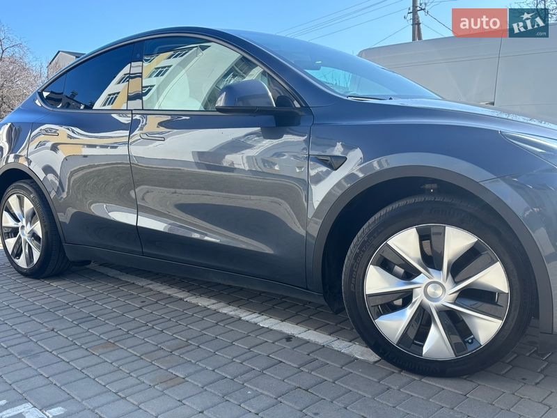 Внедорожник / Кроссовер Tesla Model Y 2023 в Черноморске