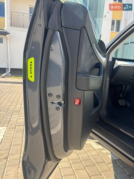 Внедорожник / Кроссовер Tesla Model Y 2023 в Черноморске