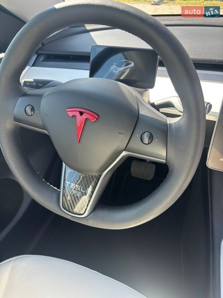 Внедорожник / Кроссовер Tesla Model Y 2023 в Черноморске