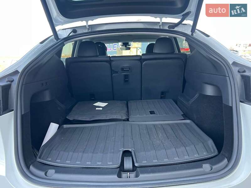 Позашляховик / Кросовер Tesla Model Y 2023 в Львові