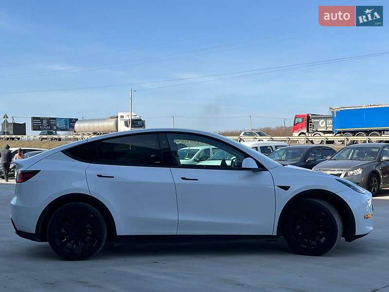 Позашляховик / Кросовер Tesla Model Y 2023 в Львові