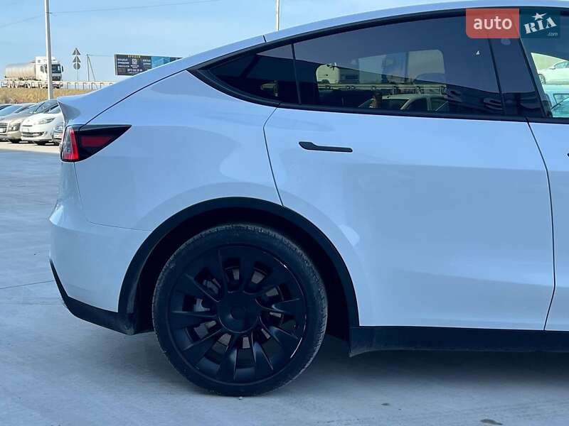 Позашляховик / Кросовер Tesla Model Y 2023 в Львові