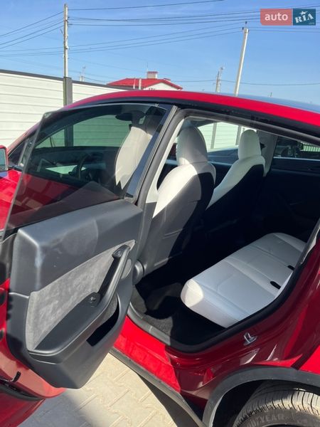 Внедорожник / Кроссовер Tesla Model Y 2023 в Львове