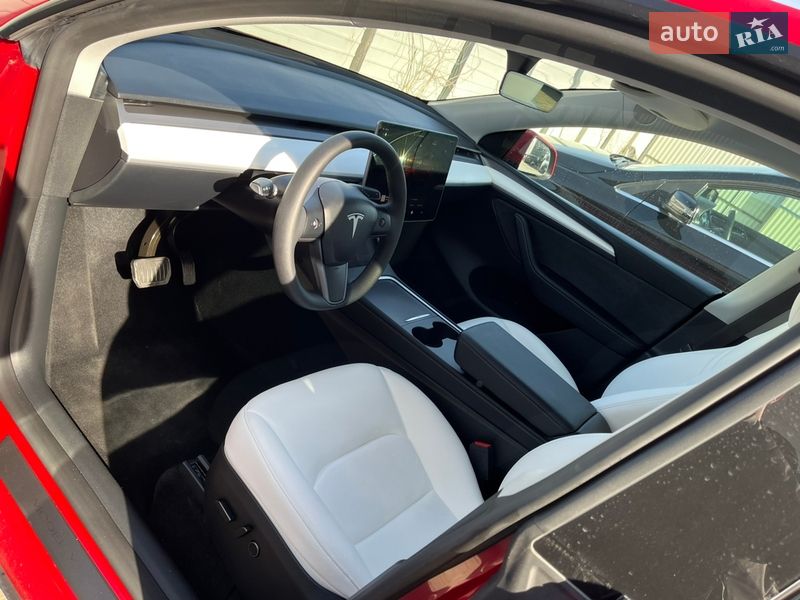 Внедорожник / Кроссовер Tesla Model Y 2023 в Львове