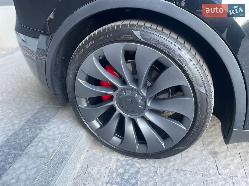 Внедорожник / Кроссовер Tesla Model Y 2021 в Львове