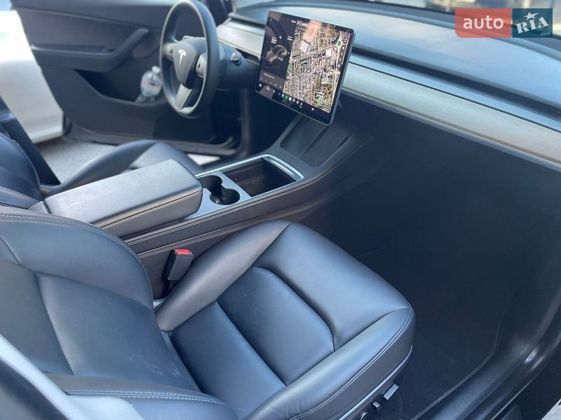 Внедорожник / Кроссовер Tesla Model Y 2021 в Львове