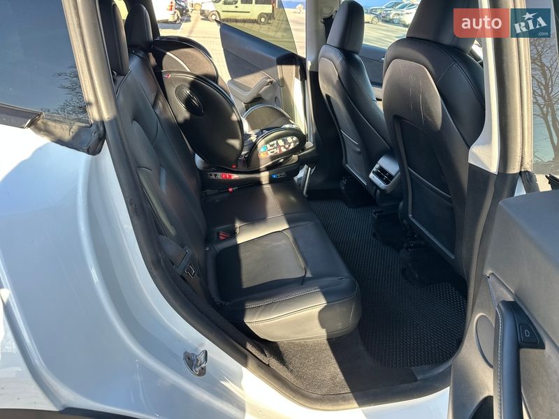 Позашляховик / Кросовер Tesla Model Y 2022 в Тернополі