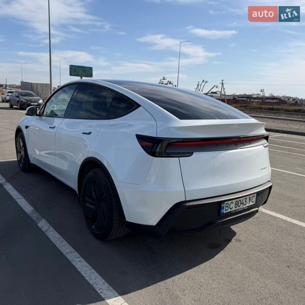 Внедорожник / Кроссовер Tesla Model Y 2025 в Львове
