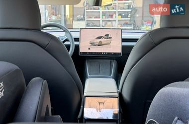Внедорожник / Кроссовер Tesla Model Y 2025 в Львове