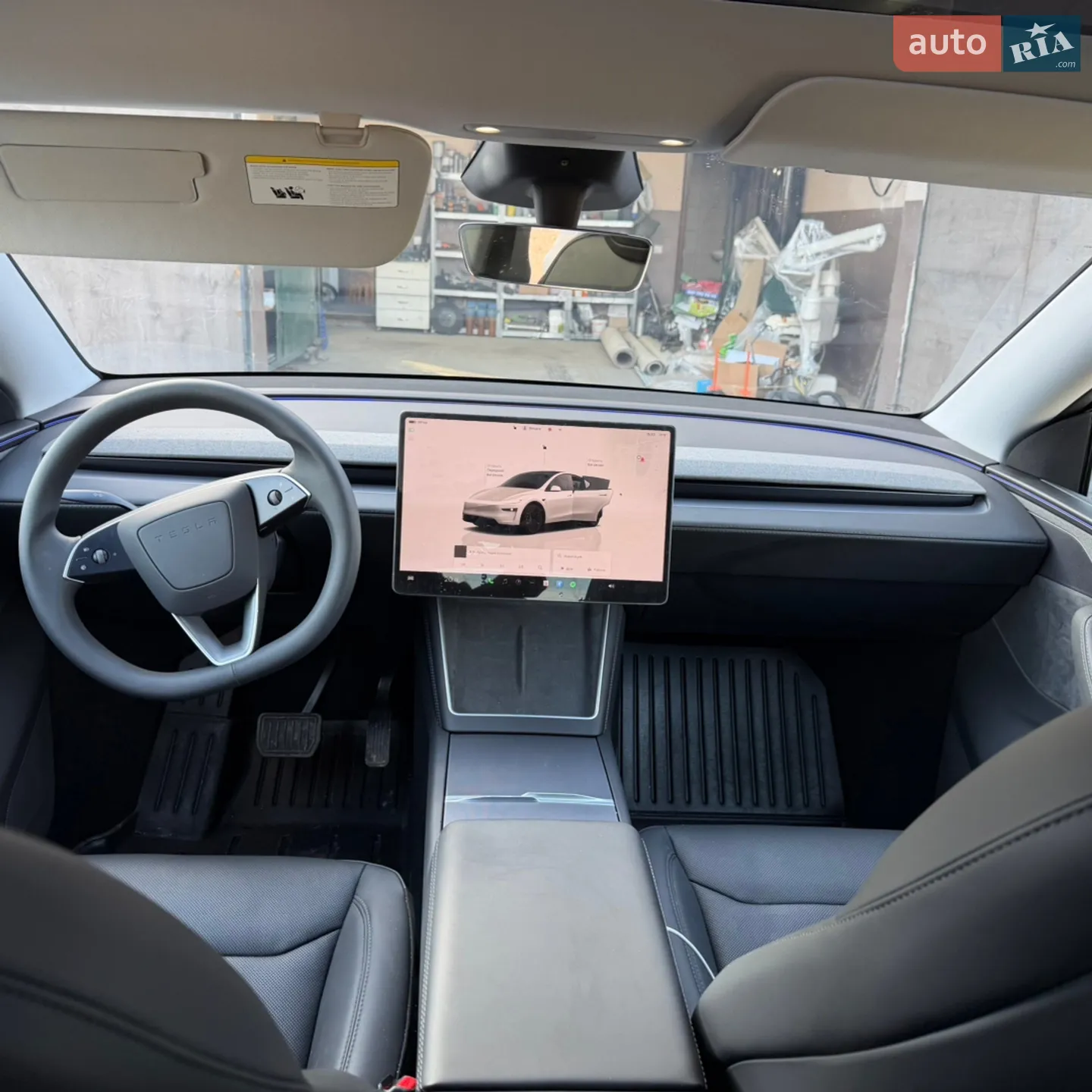 2025 Tesla Model Y - мініатюра 24