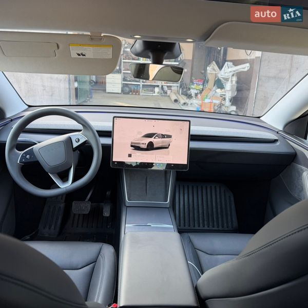 Внедорожник / Кроссовер Tesla Model Y 2025 в Львове