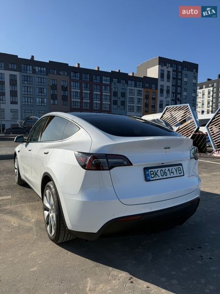 Внедорожник / Кроссовер Tesla Model Y 2021 в Ровно