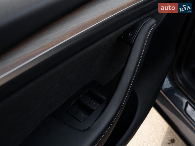 Внедорожник / Кроссовер Tesla Model Y 2022 в Львове