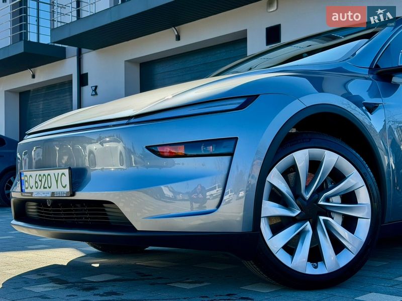 Внедорожник / Кроссовер Tesla Model Y 2025 в Дрогобыче