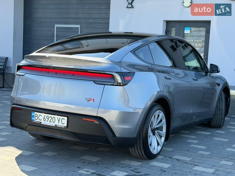 Внедорожник / Кроссовер Tesla Model Y 2025 в Дрогобыче
