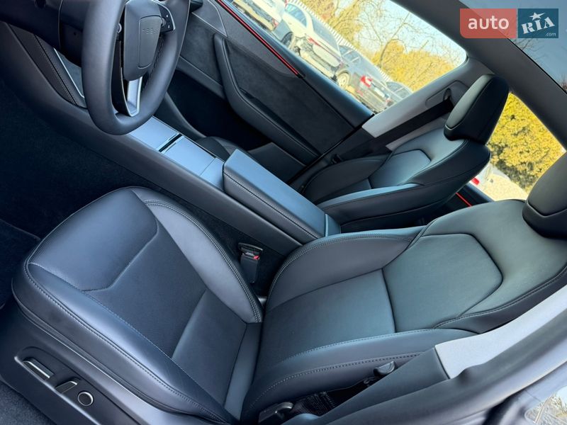 Внедорожник / Кроссовер Tesla Model Y 2025 в Дрогобыче