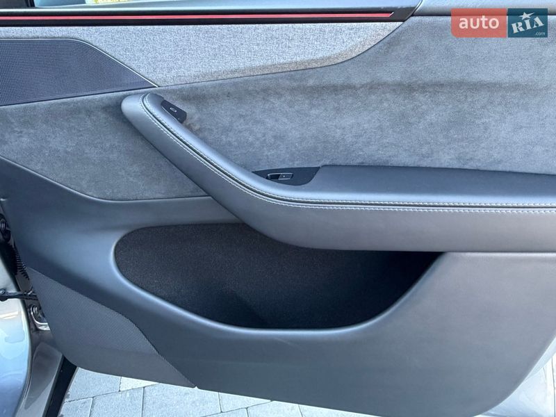 Внедорожник / Кроссовер Tesla Model Y 2025 в Дрогобыче