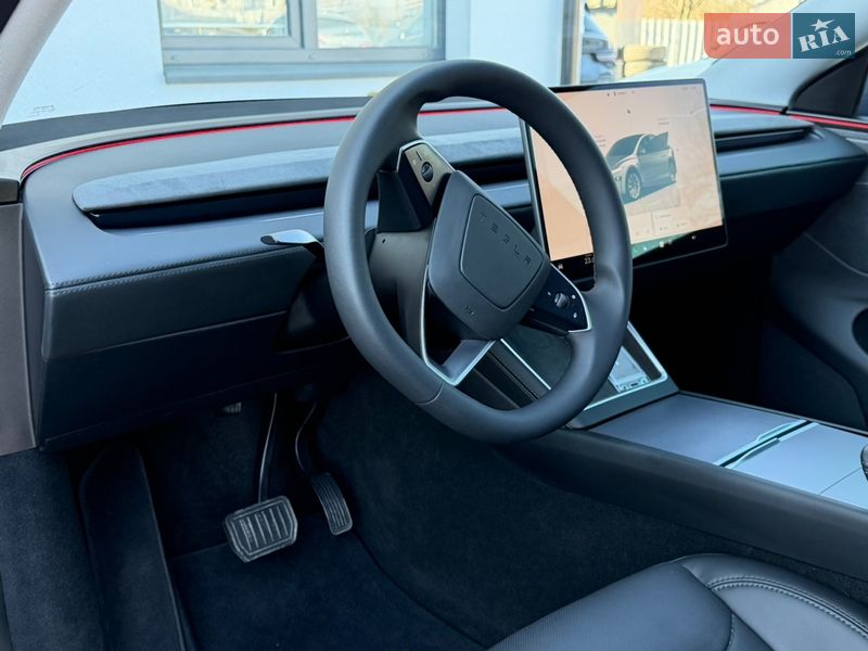 Внедорожник / Кроссовер Tesla Model Y 2025 в Дрогобыче