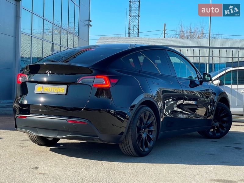 Внедорожник / Кроссовер Tesla Model Y 2024 в Киеве