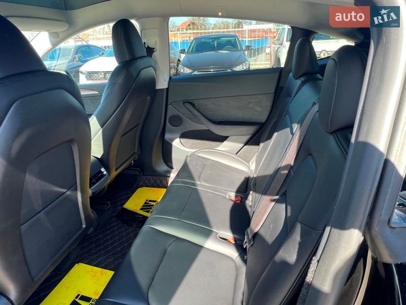 Внедорожник / Кроссовер Tesla Model Y 2024 в Киеве