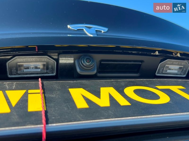 Внедорожник / Кроссовер Tesla Model Y 2024 в Киеве