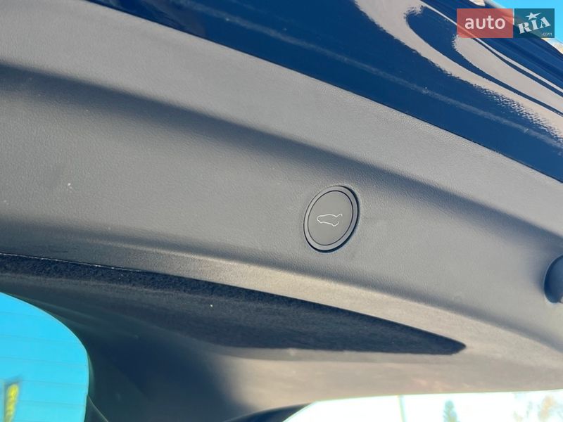 Внедорожник / Кроссовер Tesla Model Y 2024 в Киеве