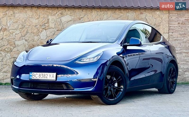 Tesla Model Y 2021