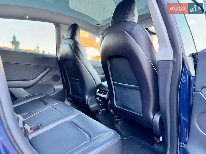 Позашляховик / Кросовер Tesla Model Y 2021 в Львові