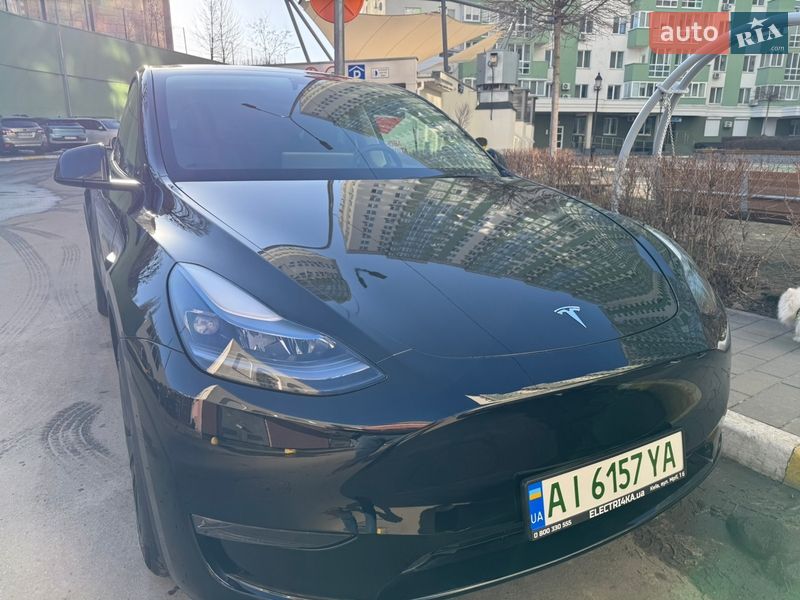 Внедорожник / Кроссовер Tesla Model Y 2025 в Киеве
