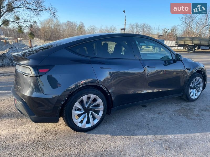 Внедорожник / Кроссовер Tesla Model Y 2025 в Ровно