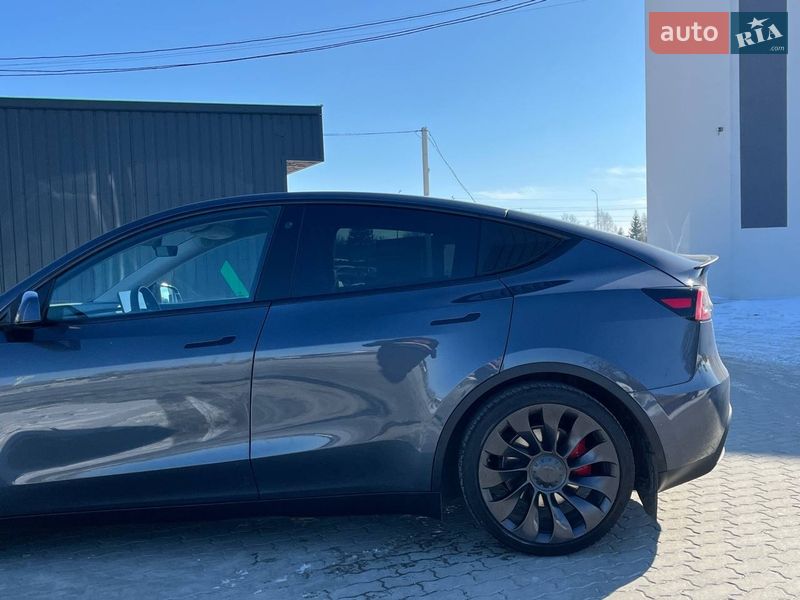 Внедорожник / Кроссовер Tesla Model Y 2021 в Львове