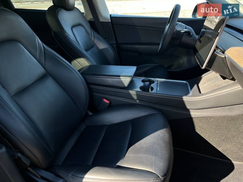 Внедорожник / Кроссовер Tesla Model Y 2021 в Львове