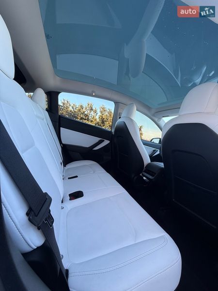 Внедорожник / Кроссовер Tesla Model Y 2022 в Днепре