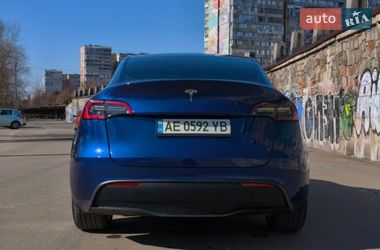 Позашляховик / Кросовер Tesla Model Y 2024 в Дніпрі