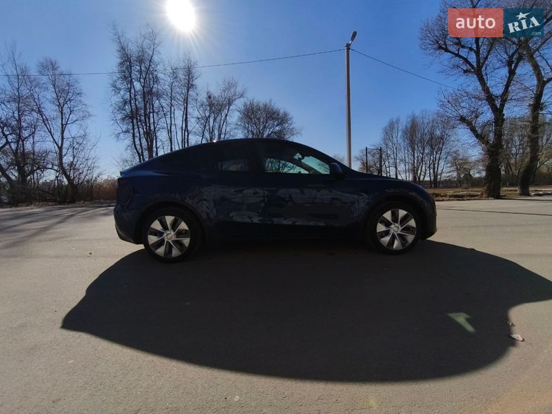 Позашляховик / Кросовер Tesla Model Y 2024 в Дніпрі