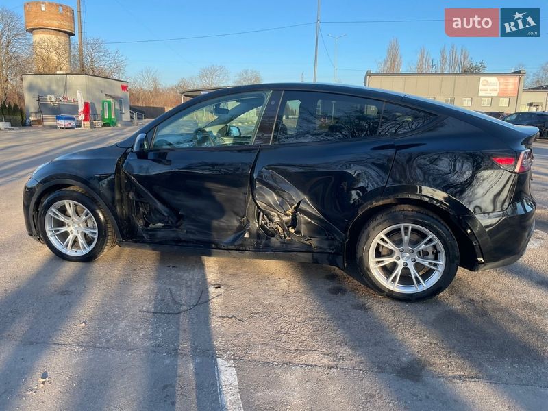 Внедорожник / Кроссовер Tesla Model Y 2022 в Ровно