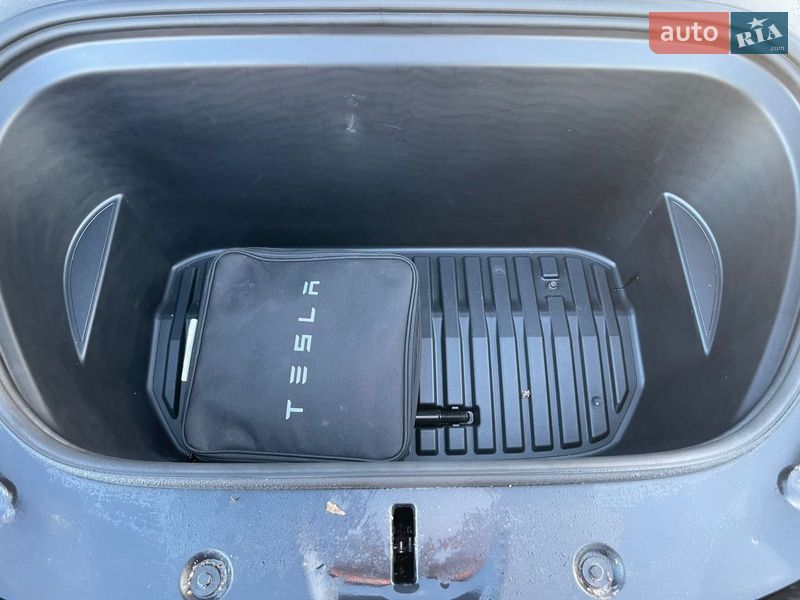 Внедорожник / Кроссовер Tesla Model Y 2022 в Ровно